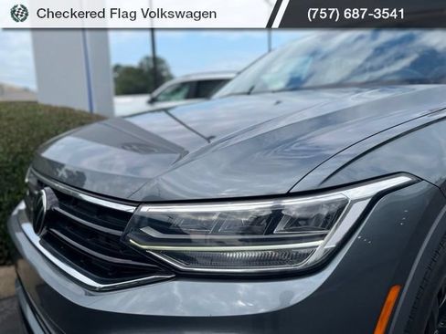 Used 2023 Volkswagen Tiguan SE R-Line FWD image 11
