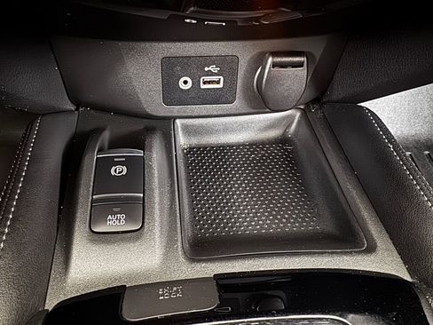 Used 2018 Nissan Rogue SL w/ Premium Package image 22