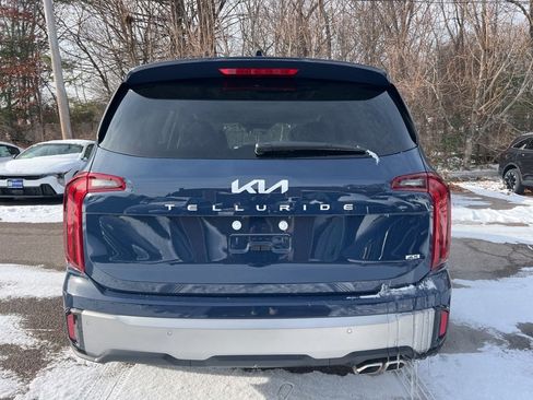 New 2025 Kia Telluride S image 3