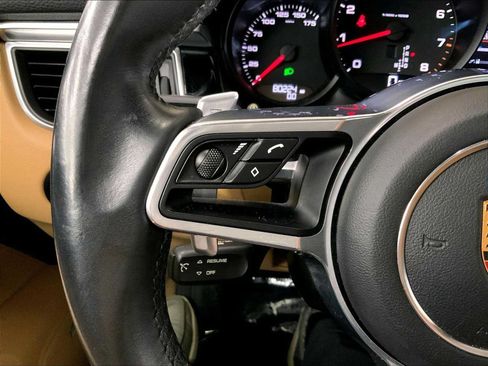 Certified 2018 Porsche Macan AWD/4WD image 27