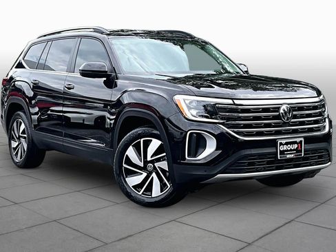 Used 2024 Volkswagen Atlas SE AWD/4WD image 3