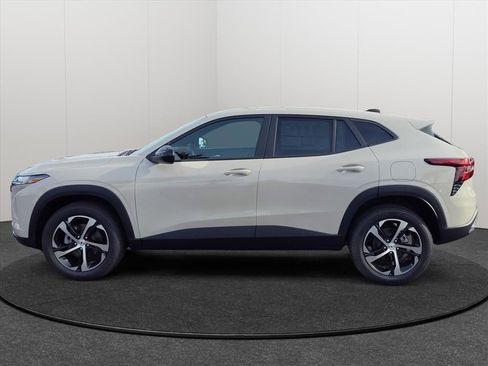 New 2026 Chevrolet Trax RS image 2