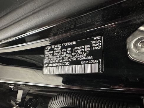 Used 2022 Porsche Cayenne Platinum Edition image 18