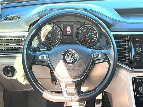 Used 2018 Volkswagen Atlas SEL w/ R-Line Package AWD/4WD image 24
