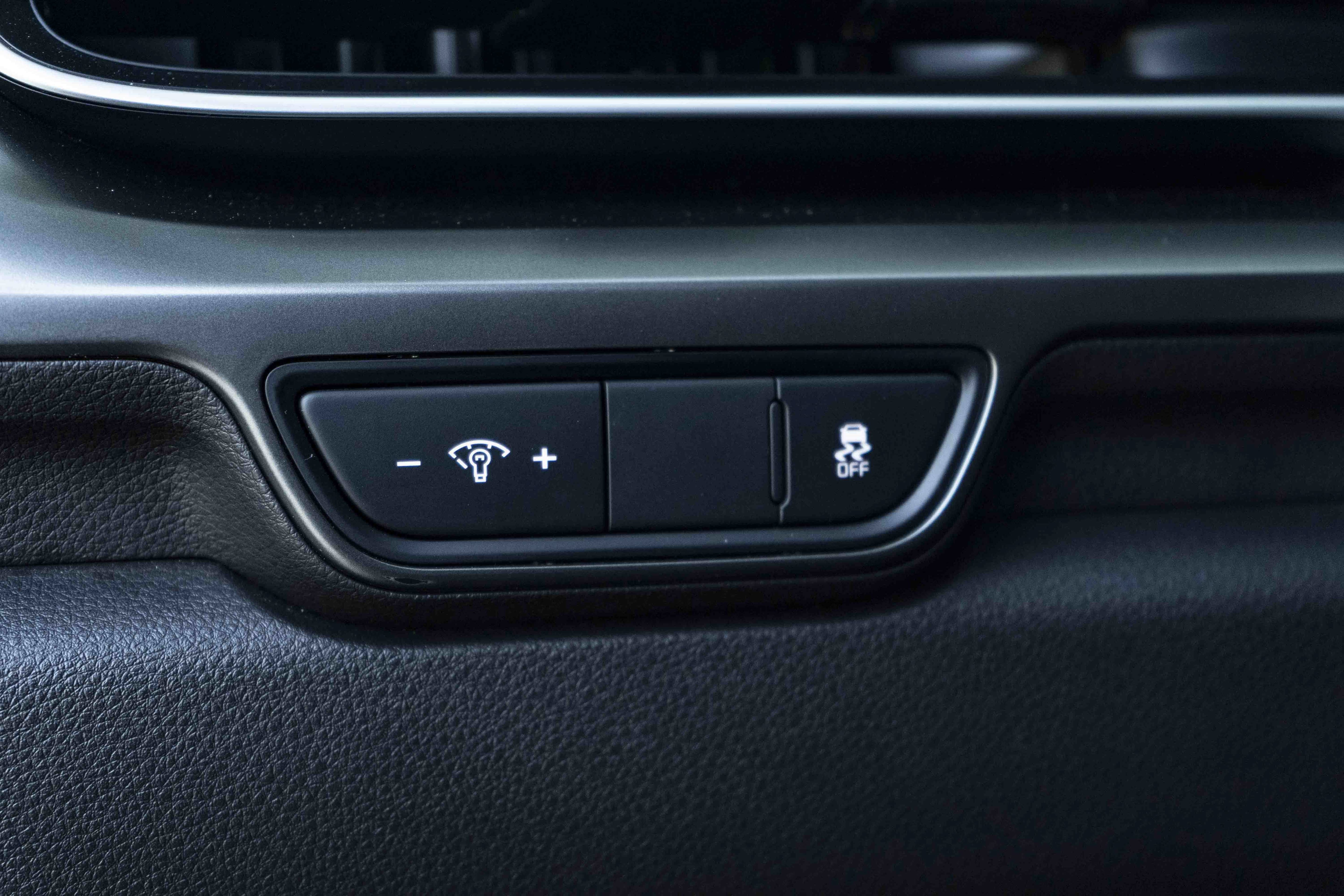 Used 2026 Kia Carnival SX w/ SX Dark Edition Package FWD image 40