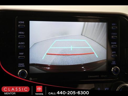 Used 2020 Toyota Highlander XLE image 11