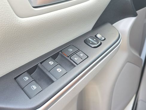 Used 2017 Toyota Camry LE w/ Protection Package (Q2) FWD image 18