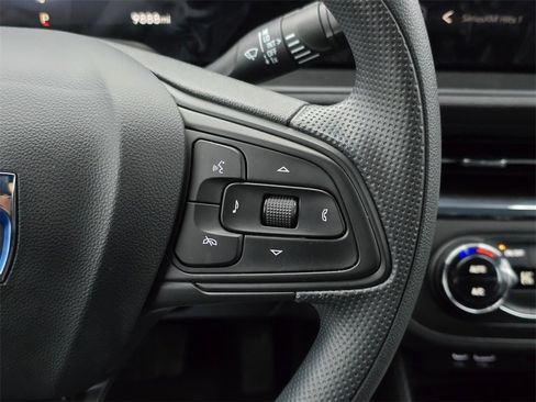 Certified 2025 Buick Envista Preferred image 17