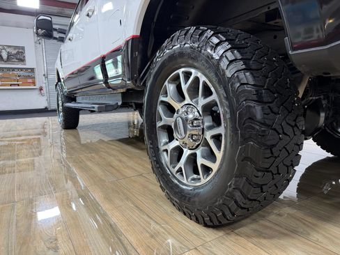 Used 2021 Ford F250 Lariat w/ Lariat Value Package AWD/4WD image 10