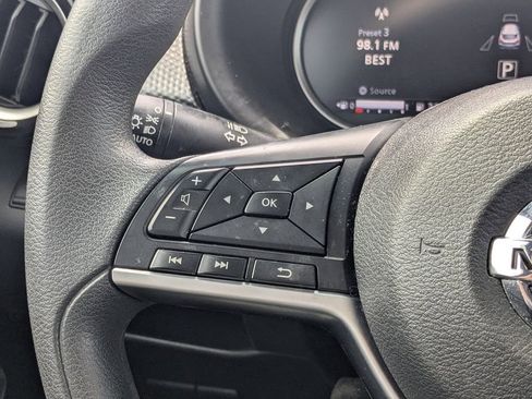 Used 2019 Nissan Kicks SV image 22