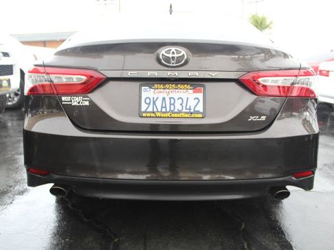 Used 2019 Toyota Camry XLE w/ Driver Assist Package image 16