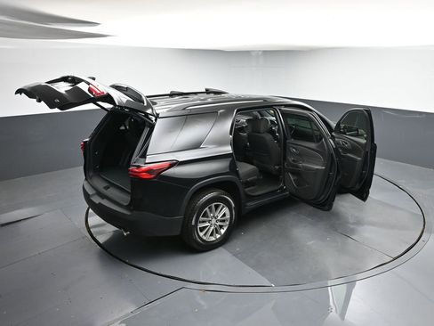 Used 2022 Chevrolet Traverse LT image 71