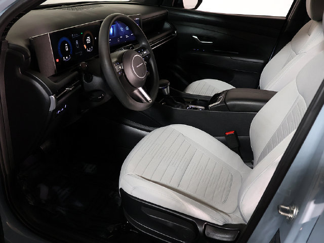 Used 2025 Hyundai Santa Cruz SE AWD/4WD image 13
