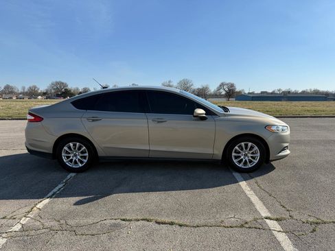 Used 2015 Ford Fusion S FWD image 4