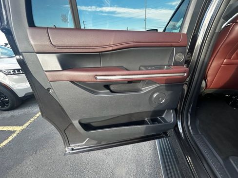 Used 2024 Ford Expedition Max Limited image 19