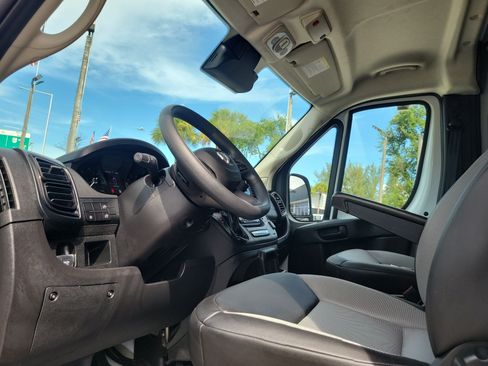 Used 2026 RAM ProMaster 2500 w/ Convenience Group FWD image 9