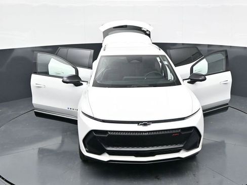 Used 2024 Chevrolet Equinox EV RS FWD image 42
