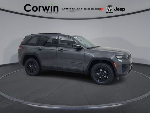 New 2026 Jeep Grand Cherokee Laredo image 1
