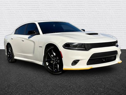 Used 2022 Dodge Charger R/T w/ Plus Group RWD image 3