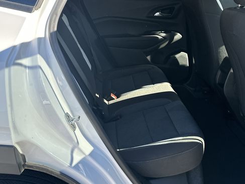 Used 2025 Chevrolet Trax LS w/ LS Convenience Package image 15