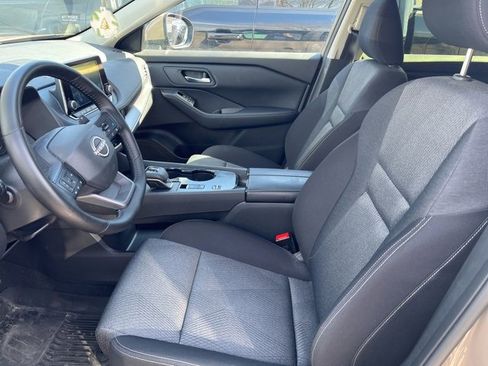 Certified 2025 Nissan Rogue SV image 6