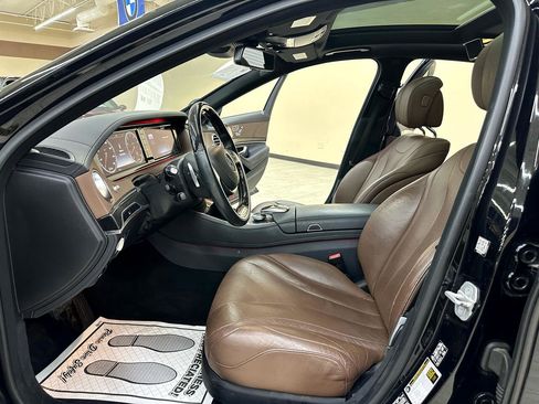 Used 2017 Mercedes-Benz S 550 Sedan image 22