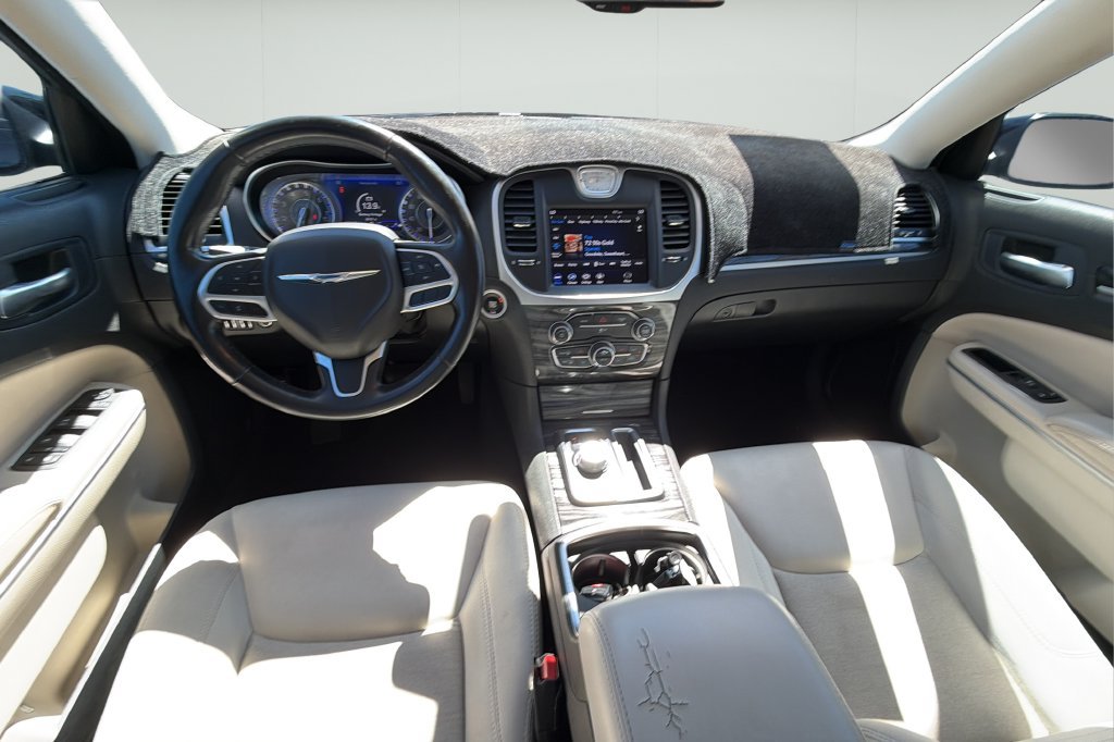 Used 2022 Chrysler 300 Touring w/ Sport Appearance Package RWD image 19