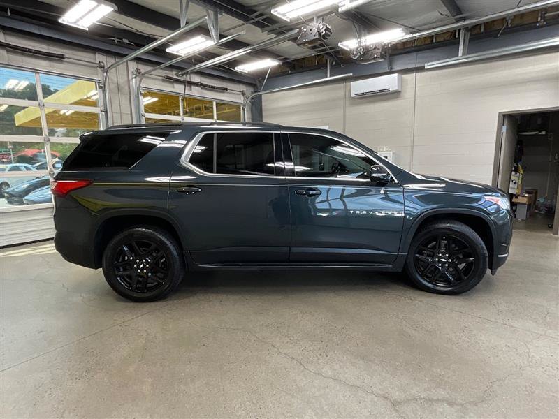 Used 2019 Chevrolet Traverse LT w/ LPO, Black Accent Package FWD image 6