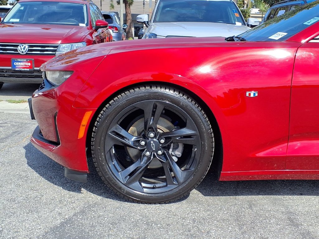 Used 2020 Chevrolet Camaro LT w/ Technology Package RWD image 23