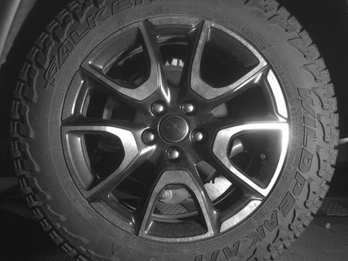Used 2025 Jeep Compass Trailhawk AWD/4WD image 14