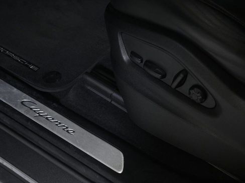 Certified 2023 Porsche Cayenne image 22