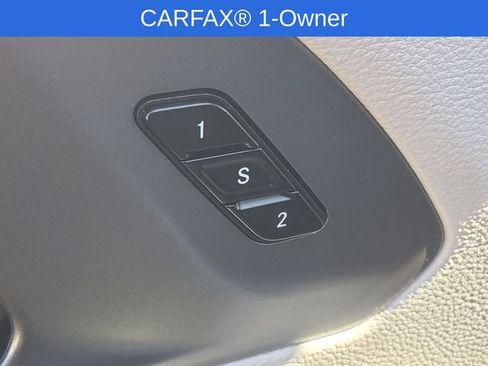 Used 2024 Chrysler Pacifica Touring-L FWD image 12