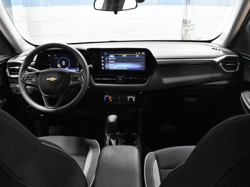 Used 2024 Chevrolet TrailBlazer LT w/ Driver Confidence Package FWD image 5