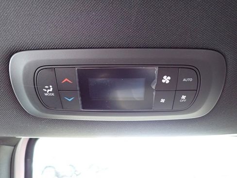 New 2025 Chrysler Pacifica Select image 15