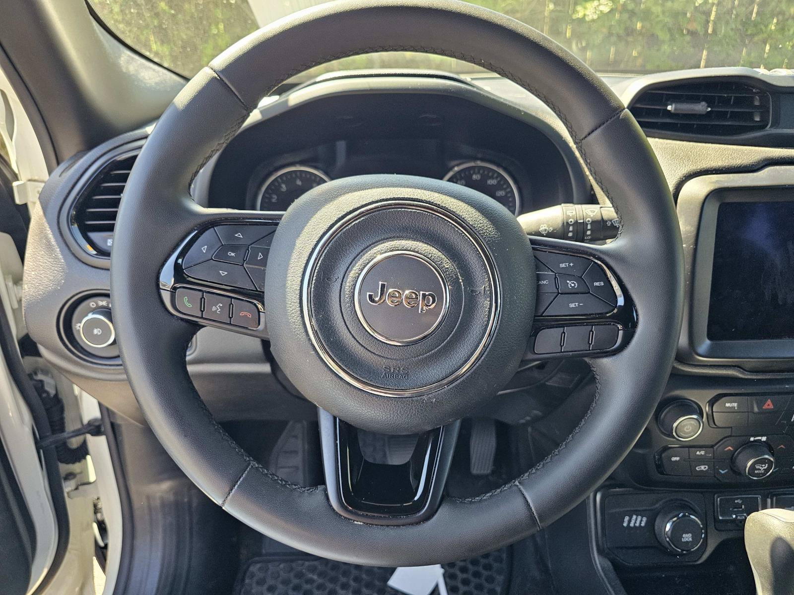 Used 2022 Jeep Renegade Altitude AWD/4WD image 15