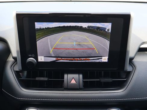 Used 2024 Toyota RAV4 LE image 27