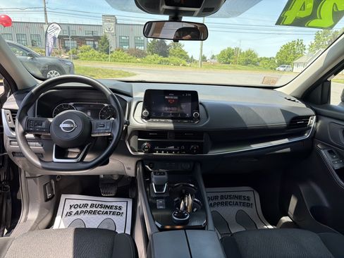 Used 2024 Nissan Rogue SV AWD/4WD image 14