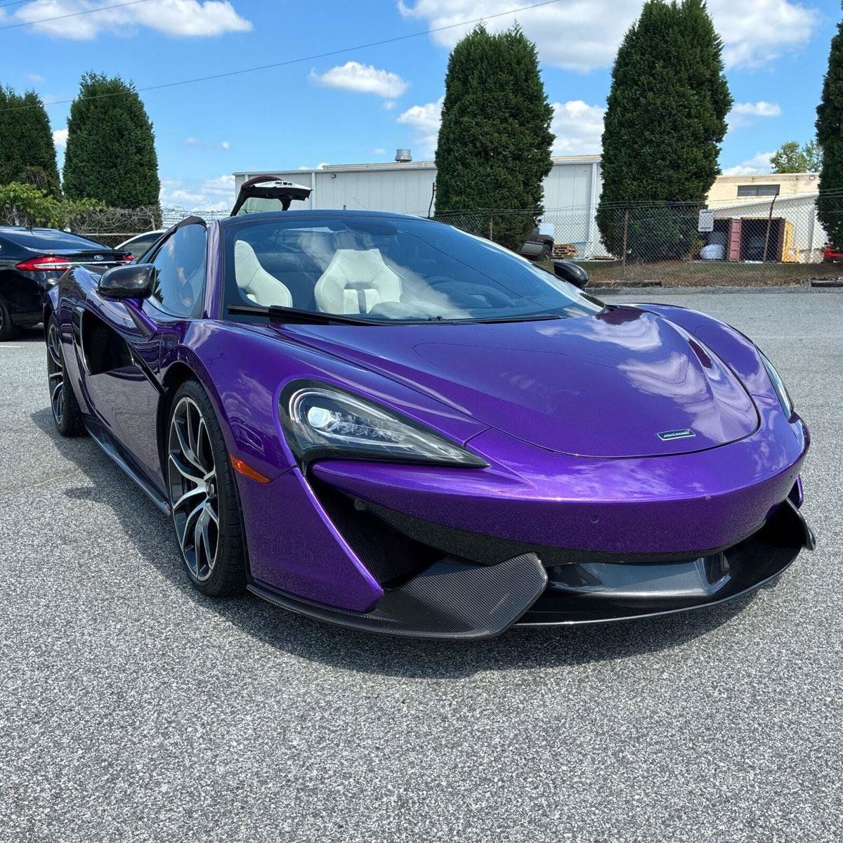 Used 2019 McLaren 570S Spider RWD image 11