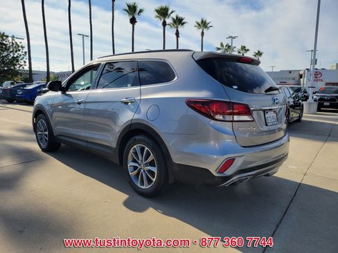 Used 2018 Hyundai Santa Fe SE w/ Cargo Package image 6