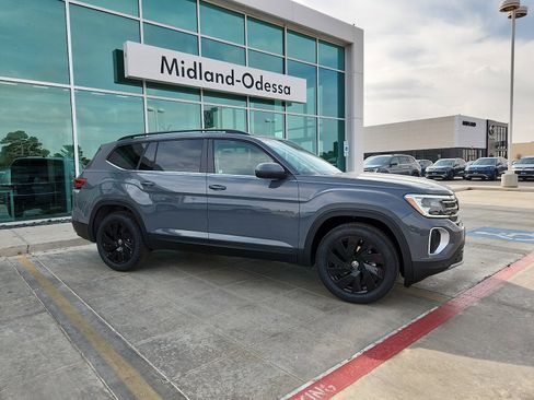 New 2026 Volkswagen Atlas SE image 8