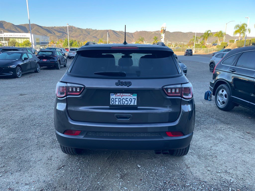 Used 2018 Jeep Compass Latitude w/ Popular Equipment Group FWD image 7