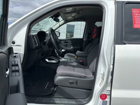 Certified 2023 Nissan Frontier SV w/ SV Convenience Package AWD/4WD image 11