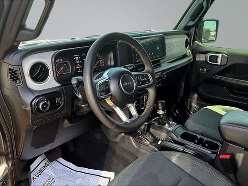 Used 2024 Jeep Wrangler Unlimited Sahara w/ Technology Group AWD/4WD image 16