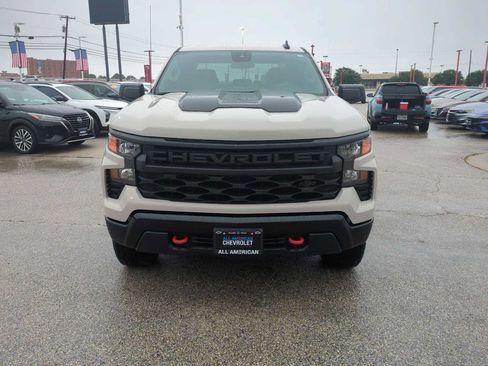Used 2026 Chevrolet Silverado 1500 Custom Trail Boss w/ LPO, Dark Essentials Package AWD/4WD image 3