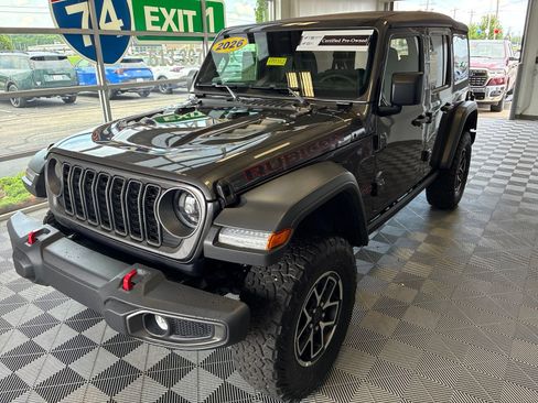 Used 2026 Jeep Wrangler Unlimited Rubicon AWD/4WD image 3