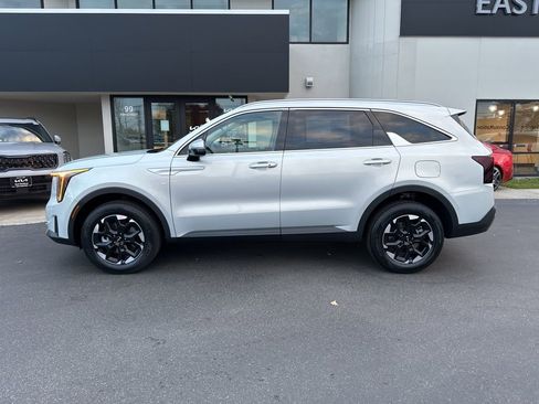 New 2026 Kia Sorento S AWD/4WD image 2