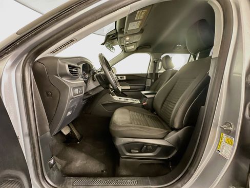 Used 2020 Ford Explorer XLT RWD image 13