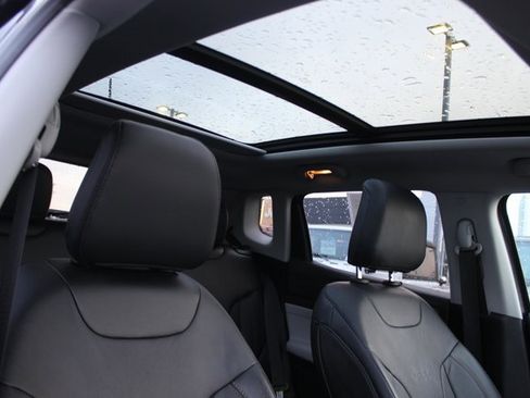 Used 2022 Jeep Compass Limited w/ Sun and Sound Group image 32