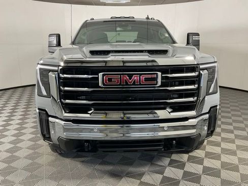 Used 2025 GMC Sierra 2500 SLE w/ SLE Value Package; image 2