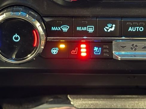 Used 2025 Ford F250 Lariat w/ Black Appearance Package AWD/4WD image 27